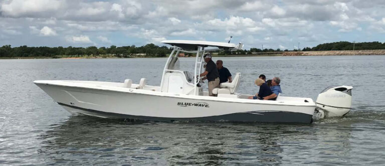 Blue Wave 2800 Pure Hybrid with DF350A engine.