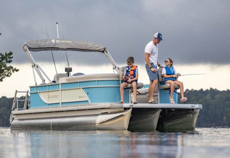 Godfrey pontoon family fishing 768x528