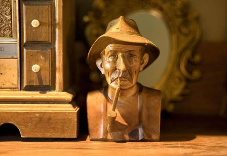 Hideaway Sunapee hotel antique man 768x528